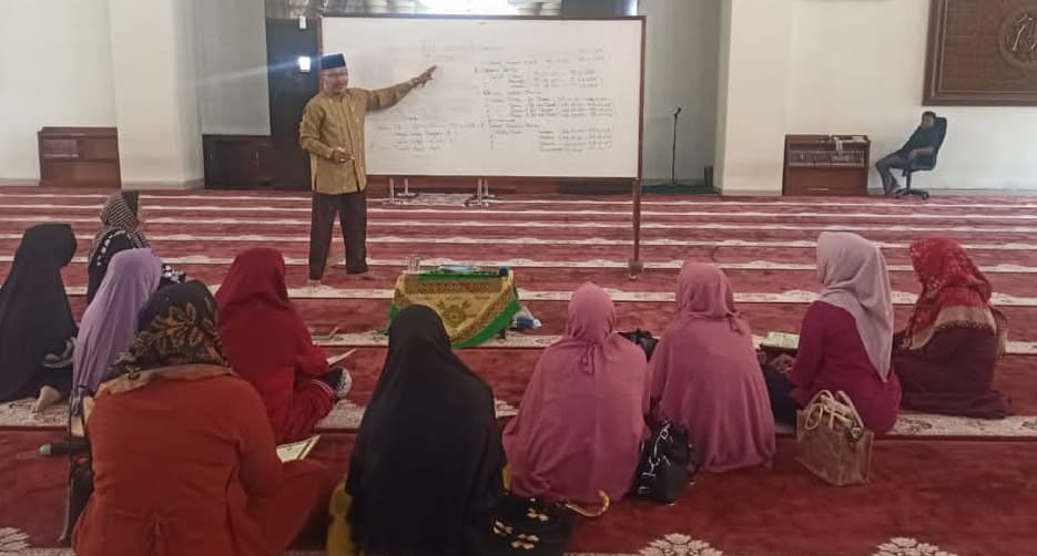 Suasana pembelajaran di Masjid Agung Manarul Ilmi Islamic Centre